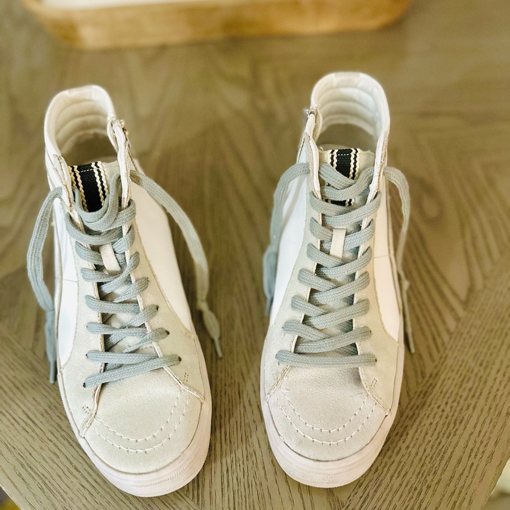 Shu Shop Hi Top - Ladies size 9